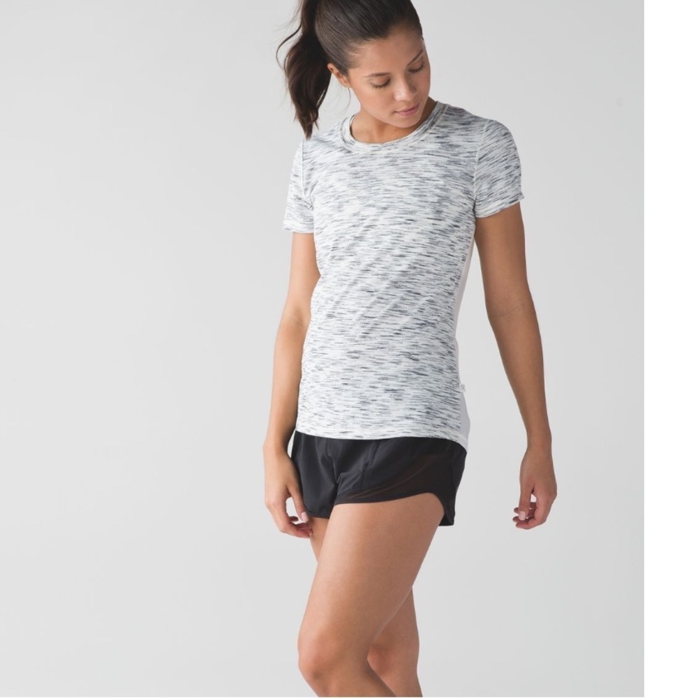 Lululemon Beat The Heat Short Sleeve Tiger Space Dye Black White / White Small